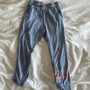Vineyard vines joggers